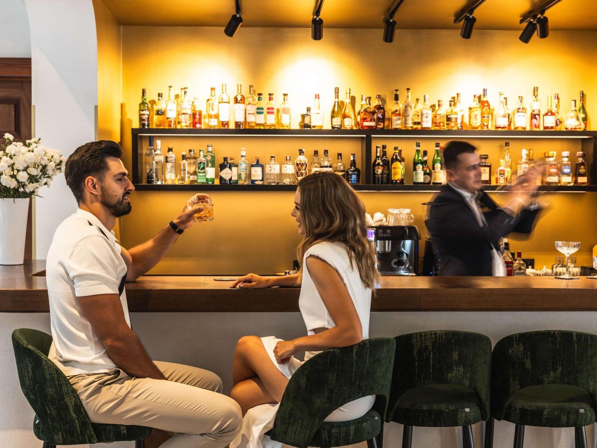 ホテル レジデント ソポト エクステリア 写真 The bar at the hotel